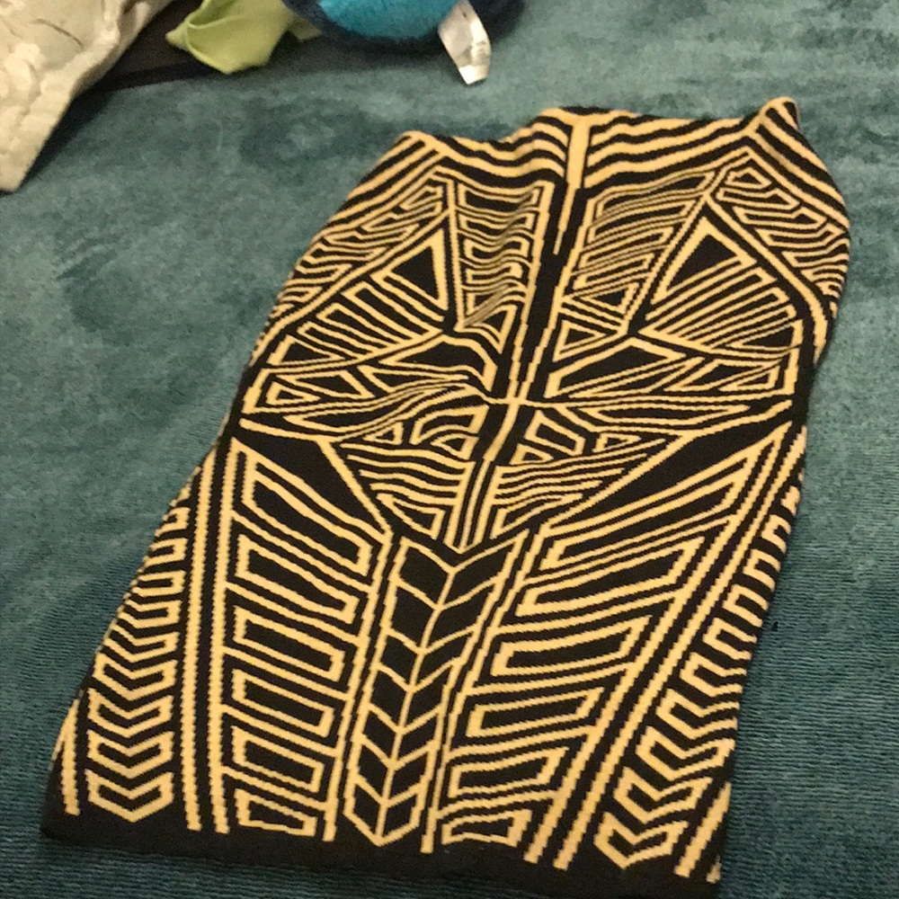 ANGL KNEE LENGTH SKIRT